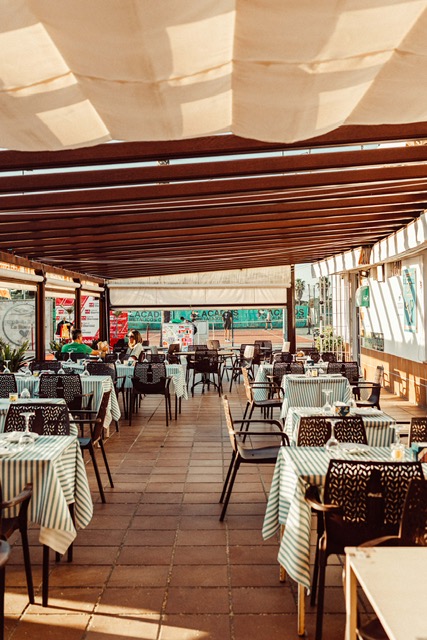Don Bigote Gastrobar, gastrobar en el Club La Barrosa (Chiclana, Cádiz)